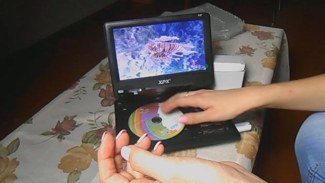 XPX EA-9088 - портативный DVD и ЖК телевизор смотреть онлайн
