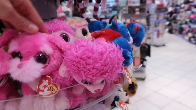 ICECREAM SQUISHY AT CLAIRE'S! | MALL VLOG смотреть онлайн