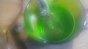 Нагреваем воду в стакане свечой накала. Для опрессовки  пластиковых трубок на бензанасосы.