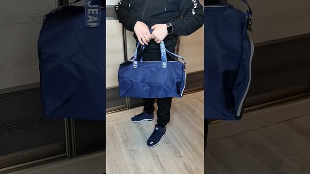 Сумка Tommy Hilfiger смотреть онлайн