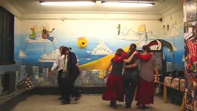 Танец пьяных шотландцев смотреть онлайн