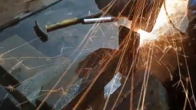 СДЕЛАЛ ИЗ СТАРОЙ КОЛОДКИ НЕЗАМЕНИМЫЙ ИНСТРУМЕНТ. смотреть онлайн