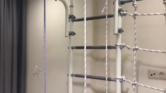 Шведская стенка крепление в распор с сеткой для лазания смотреть онлайн