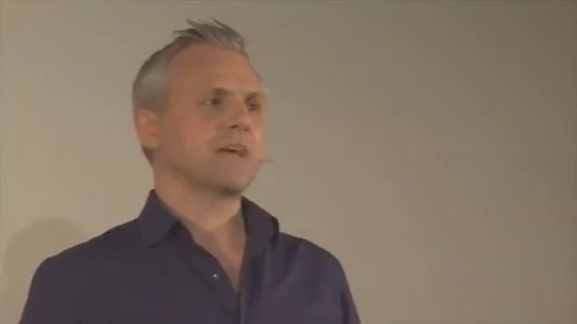 Why kindness is good for you: Dr. David Hamilton at TEDxHackney смотреть онлайн