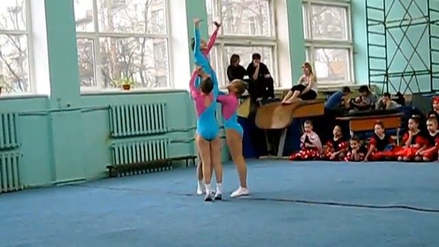 Наше групповое выступление по художественной гимнастике!) смотреть онлайн