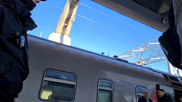 🚀 Сбежавший полицейский где твое удостоверение и нагрудный знак? ( Ч.1. Начало) смотреть онлайн