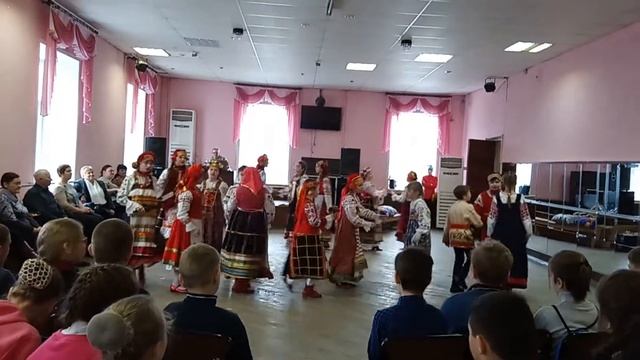 "ШИРОКАЯ МАСЛЕНИЦА" АНСАМБЛЬ "ЛУКОШКО ". Руководитель Л.В.ТИМОШЕНКО.ДШИ № 10 г. Брянска.(часть 1) смотреть онлайн