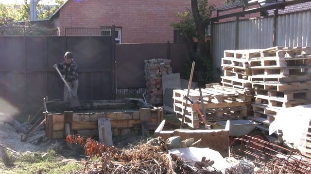 ЗАЛИВКА АРМОПОЯСА! (видео № 66). Ремонт старого дома смотреть онлайн