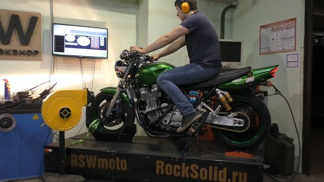 Yamaha XJR 1300 with keihin FCR Dyno run not tuned properly смотреть онлайн