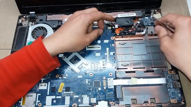 Как разобрать ноутбук Acer Aspire 7750 смотреть онлайн