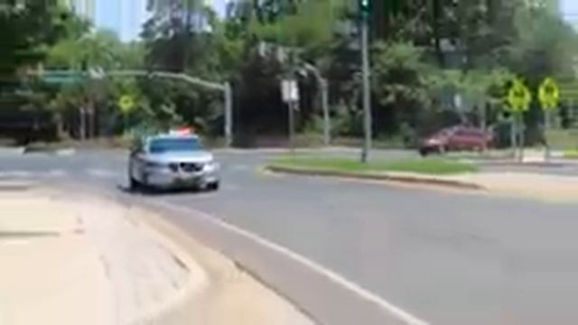 Hyattsville, MD police cars responding lights and sirens #police #code3 смотреть онлайн