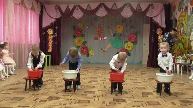 Танец: "Мамины помощники" смотреть онлайн