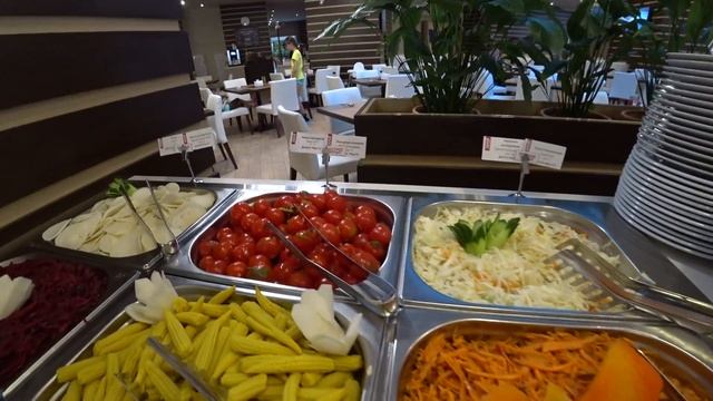 Завтрак ШВЕДСКИЙ СТОЛ в отеле Bridge Resort 4*Сочи/Главный корпус Bridge Resort/Бассейны BREEZE смотреть онлайн