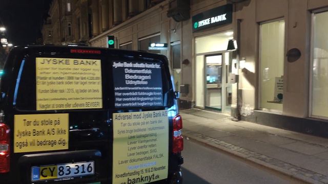 Jyske Bank CEO Anders Dam, Martin Skovsted-Nielsen er bange tør ikke brokke sig over Jyke Bank bile смотреть онлайн