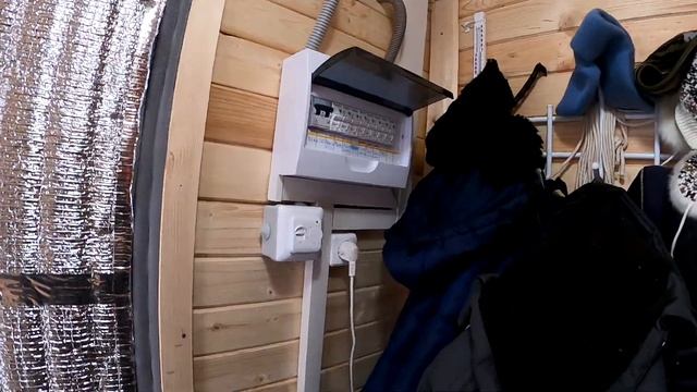 Обзор бытовки 6х2.4, нашего мини домика. Что и как произошло, за пол года эксплуатации. смотреть онлайн