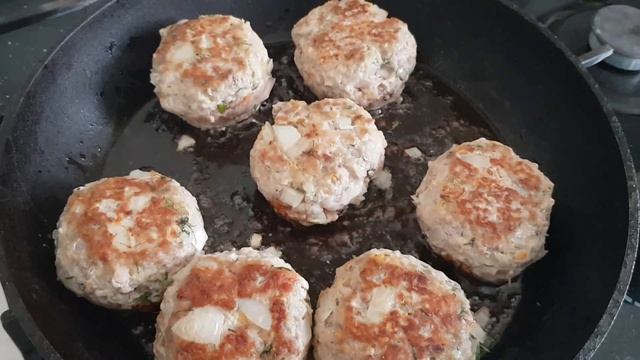 Котлеты из мяса кролика//Что приготовить из кролика//Тушенка без автоклава смотреть онлайн