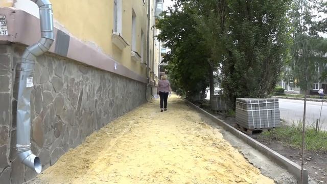 В Кузнецке ведутся работы по комплексному благоустройству улицы Белинского. Июнь 2021 год. смотреть онлайн