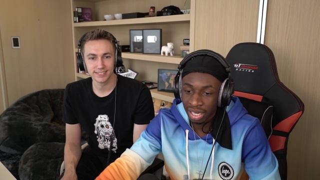 REACTING TO INTERNET STUFFS (WEIRD EDITS) смотреть онлайн