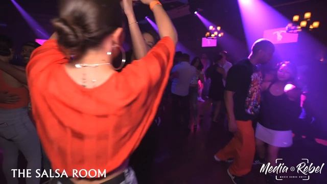 MALA & XIMENA Bachata Social Dance At THE SALSA ROOM смотреть онлайн