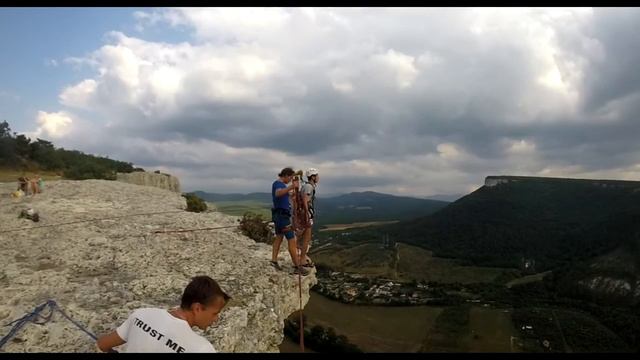 Владислав на Качи-Кальоне Роупджампинг в Крыму с командой Скайлайн смотреть онлайн