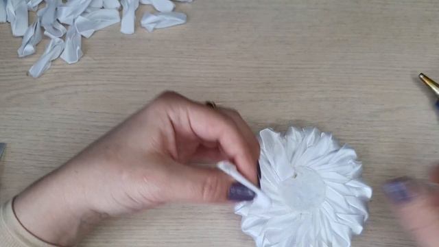 Пышные банты на 1 сентября / канзаши мк / из атласной ленты 2,5см смотреть онлайн