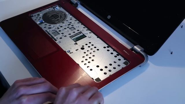 HP Pavilion 15-n270sa Repair and Disassembly Guide смотреть онлайн