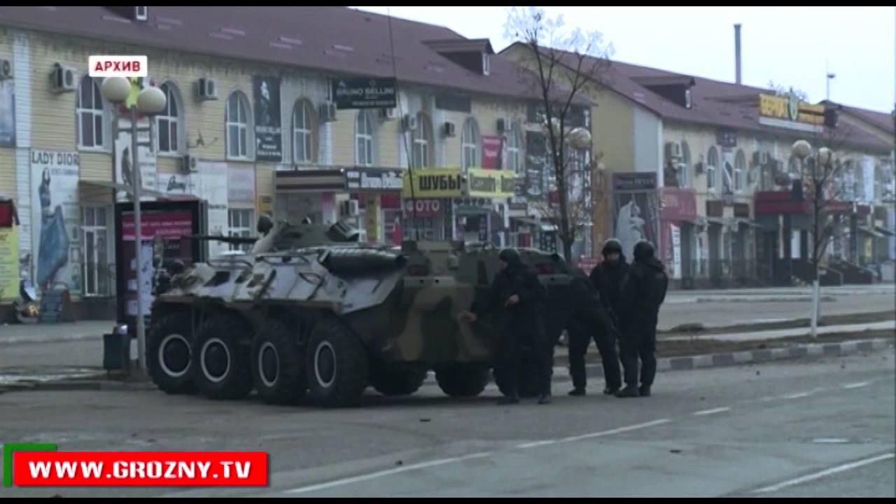 Ровно год назад в Грозном бандгруппа напала на Дом печати и школу № 20 смотреть онлайн