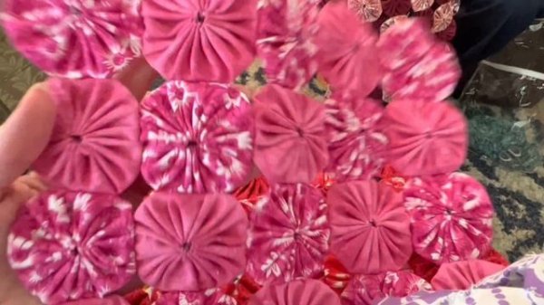 Yo-Yo Quilt Reveal: How to Make a Yo-Yo Quilt