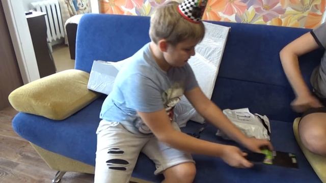 #влог #сибирь #елена Особенный день/День рождения моего сына/распаковка подарков/Прогулка/Застолье/ смотреть онлайн