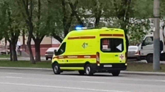 Russian ambulance responding compilation with yelp and wail sirens смотреть онлайн