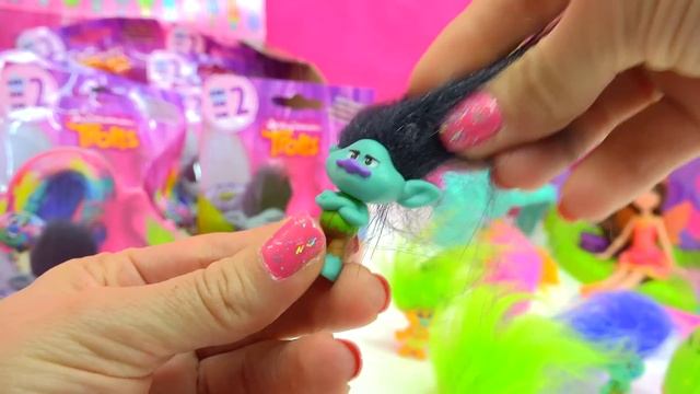 Dreamworks Trolls Blind Bag Boxes Series 1 + 2 Surprises - Poppy, Branch + More смотреть онлайн