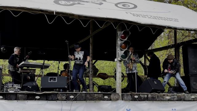 Мама Папа. Огурцы всмятку