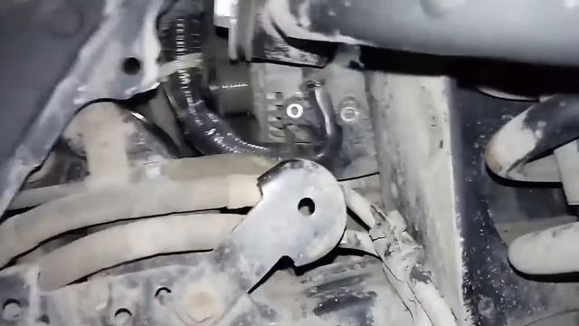 Ленд Крузер Прадо J150 2014 г. Замена обгонной муфты генератора.