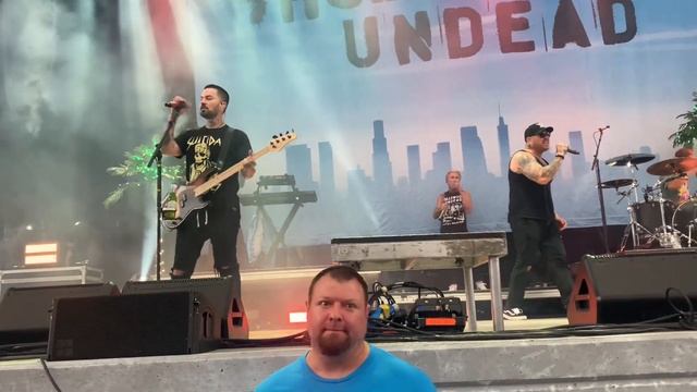 Hollywood Undead - City of the Dead live at Hartford Healthcare Amphitheater 07/31/22 смотреть онлайн