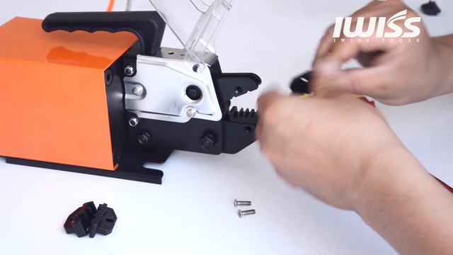 IWISS AM-10 Pneumatic Crimper Plier Machine Tools For Terminals Ferrules Crimping Up To 16mm2