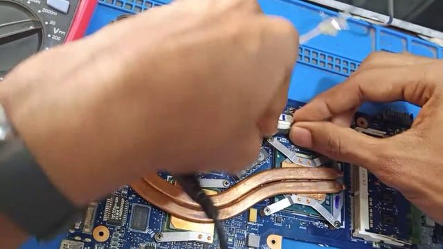 Toshiba Satellite L850 | Power On No Display смотреть онлайн