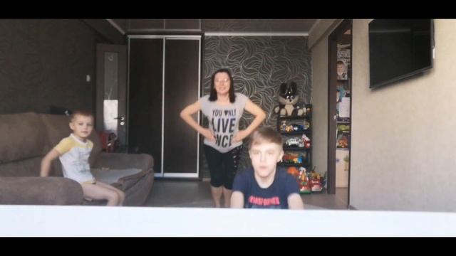 Семейная утренняя зарядка. смотреть онлайн