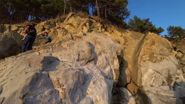 Отдых в Прасковеевке. Море, пляж, кафе, жилье, цены. Как пройти к скале Парус. (Папа Может) смотреть онлайн