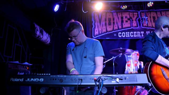 Фрагмент (Зоопарк). Лесные люди