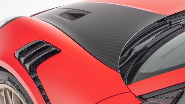 2018 Porsche 911 GT2 RS | Miami Blue vs Guards Red смотреть онлайн