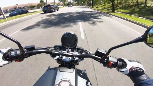 2019 Husqvarna Svartpilen 701 Review | MC Commute