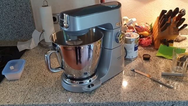 Kenwood Titanium Chef Baker XL Kämpft Mit Waldi's Pizzarezept