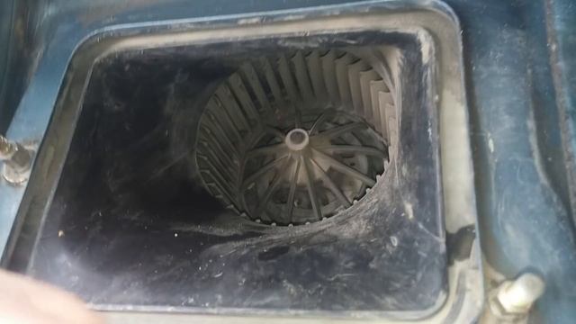 Установка фильтра салона. Ауди 80. смотреть онлайн