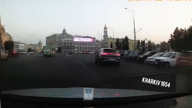Porsche на дороге в Харькове смотреть онлайн