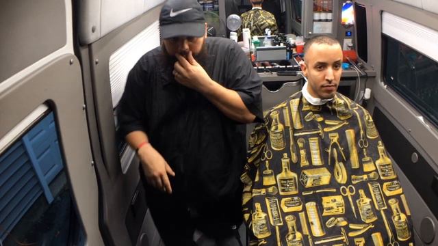 RECORTANDO/ CUTTING HAIR смотреть онлайн