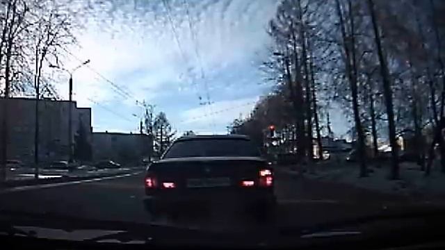 Жесть! В Коврове улетела фура смотреть онлайн
