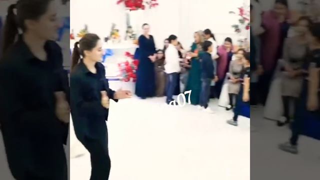 ЦыГаНка❤️КрАсаВицА?РаСКазЫвАеТ⚜️в ТанЦЕ красиво? #wedding #shots /цыганская свадьба 2023г цыганская смотреть онлайн