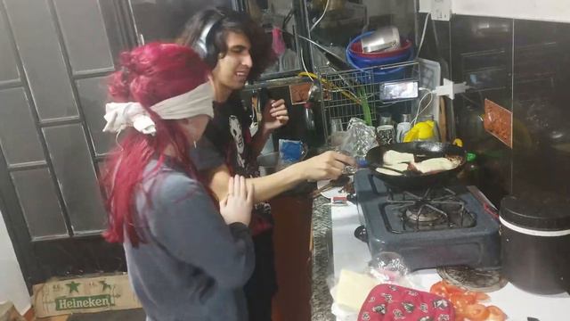 Cocinando con Harold y Valentina (Time Laps) смотреть онлайн