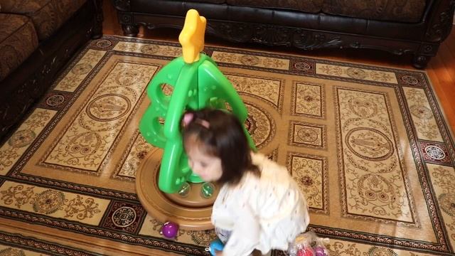 Kids Christmas Tree & UNBOXING Kids Toys смотреть онлайн