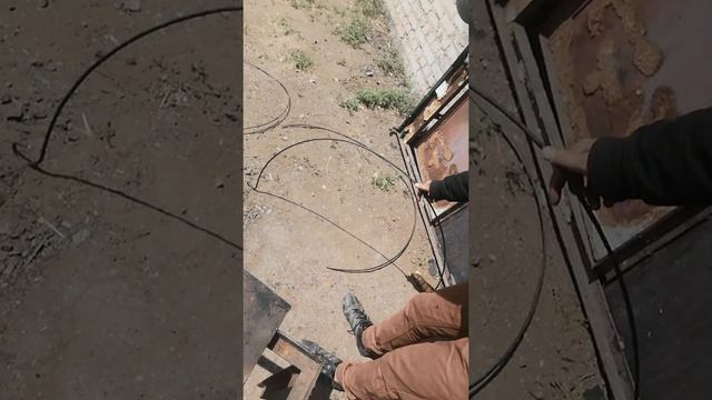 Делаем напольный подцветочник из проволоки. смотреть онлайн